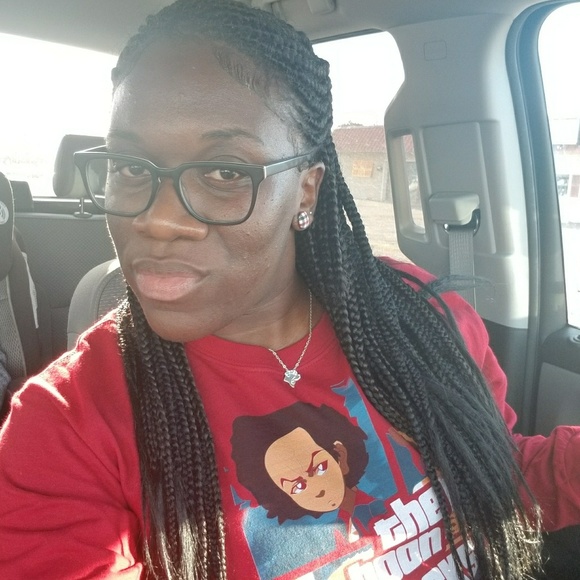 Meet your Posher, Kandice - Picture 2 of 2